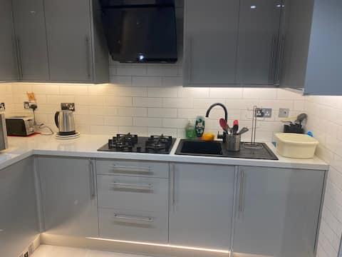 Popular Airbnb listing: Guesthouse on golf course in Sutton Coldfield