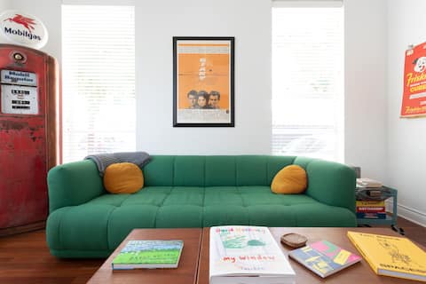 Popular Airbnb listing: Curated Vintage Bungalow in East Cesar Chavez