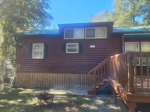 Dog Friendly Get-A-Way! Golf cart included!