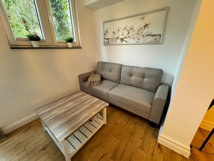 Elegant Souterrain Oasis | Exclusive Prime Area - Bremen