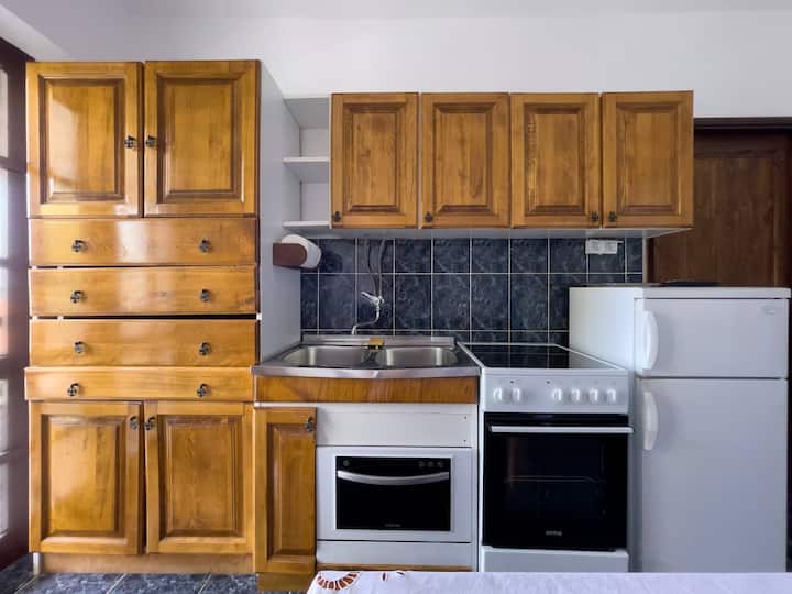 Apartment W/ Spacious Terrace And Sea View - Mandre