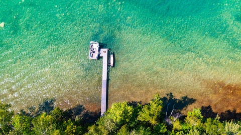 Cabin on Pristine Sugar Lake