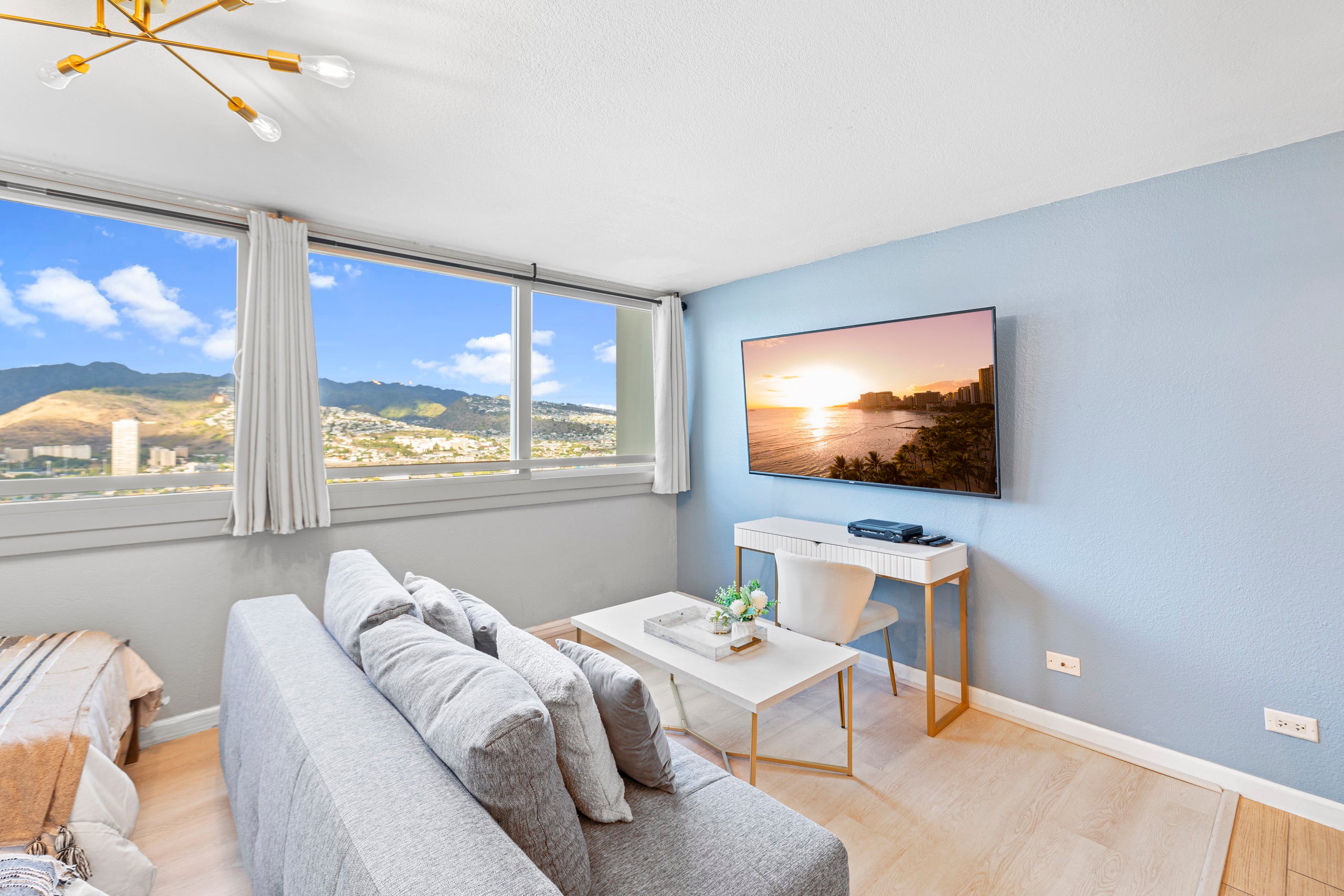 Condo in Honolulu · ★4.87 · 1 bedroom · 4 beds · 1 bath - Image 7