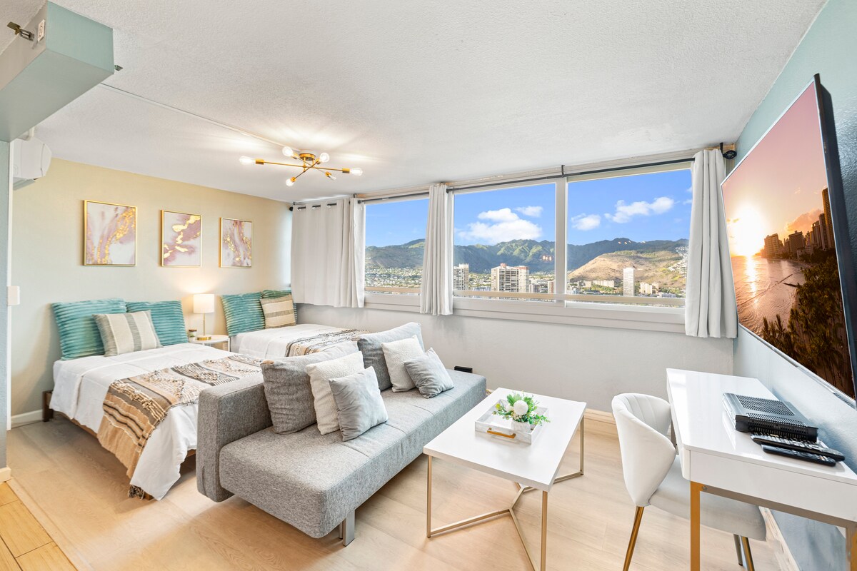 Waikiki Beach 41 FL 1 BR Luxury Condo! - Condominiums for Rent in