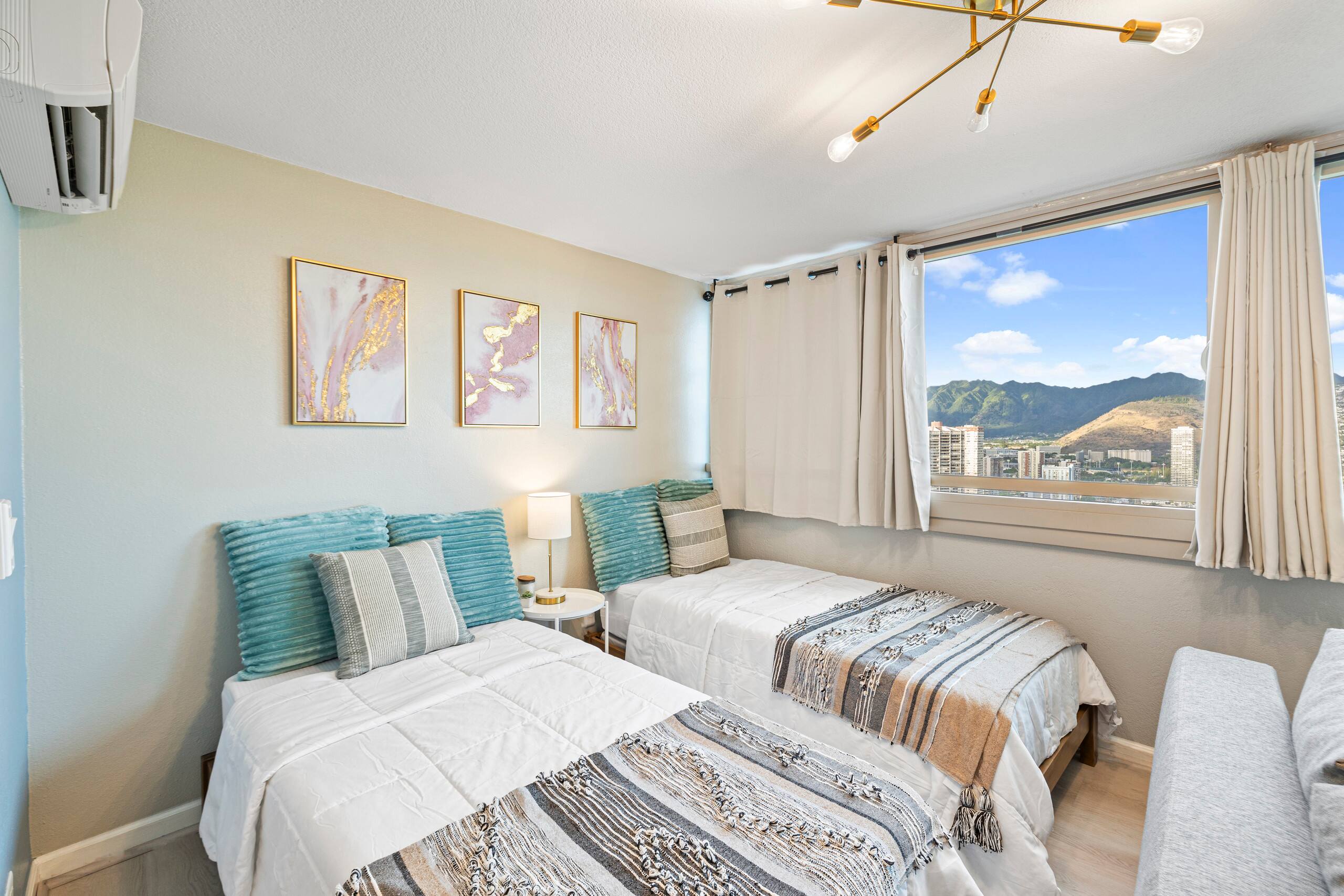Condo in Honolulu · ★4.87 · 1 bedroom · 4 beds · 1 bath - Image 4