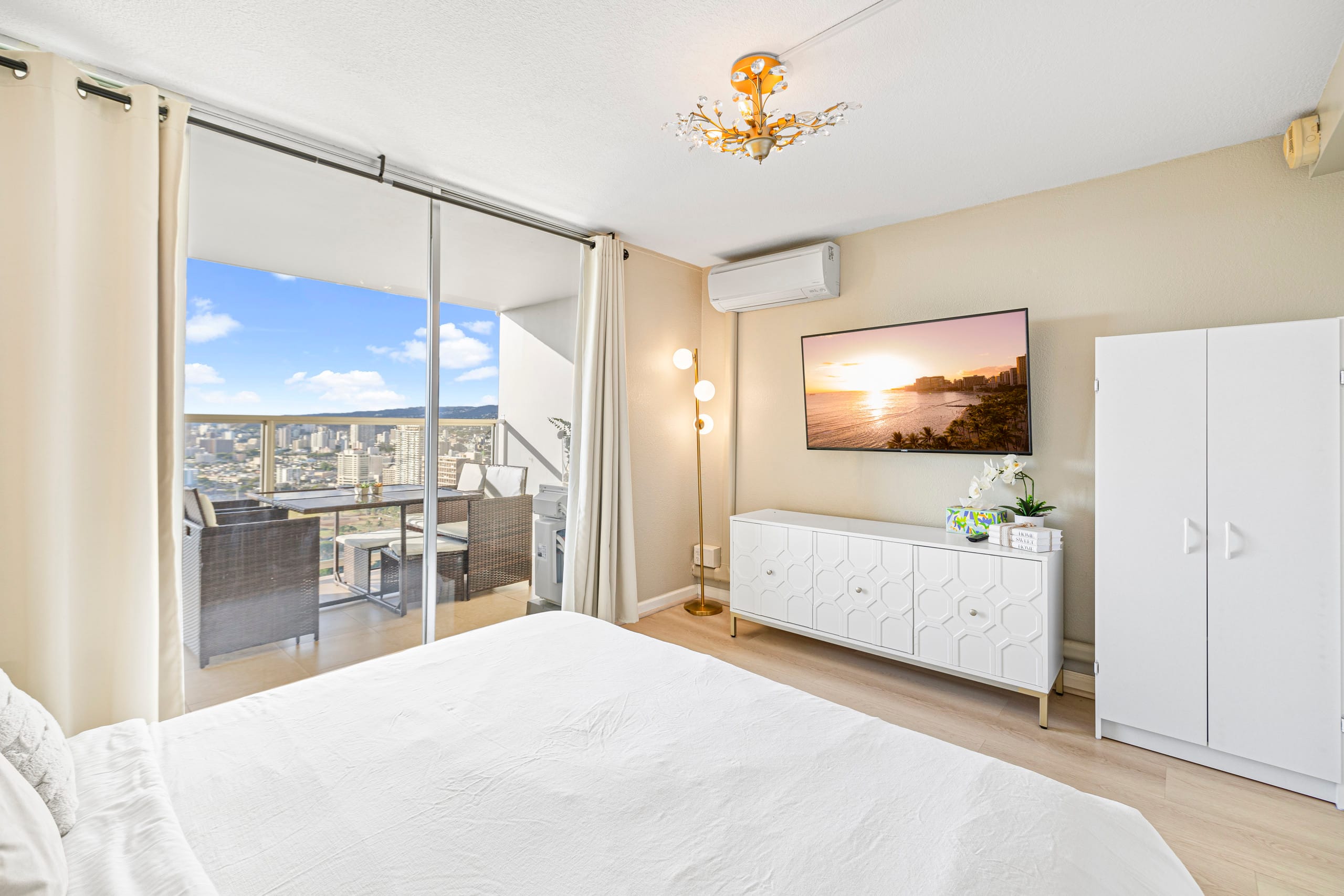 Condo in Honolulu · ★4.87 · 1 bedroom · 4 beds · 1 bath - Image 18