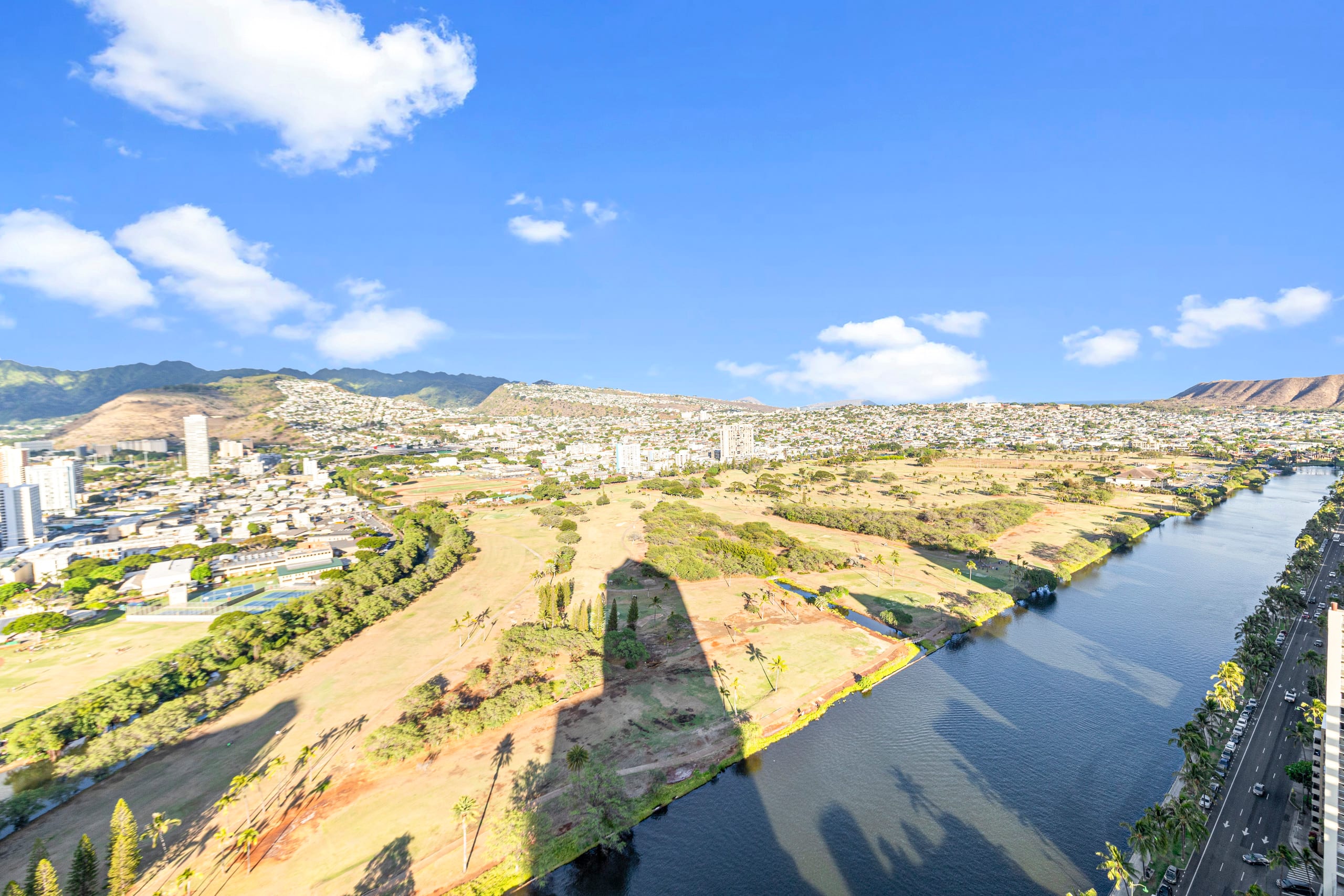 Condo in Honolulu · ★4.87 · 1 bedroom · 4 beds · 1 bath - Image 30