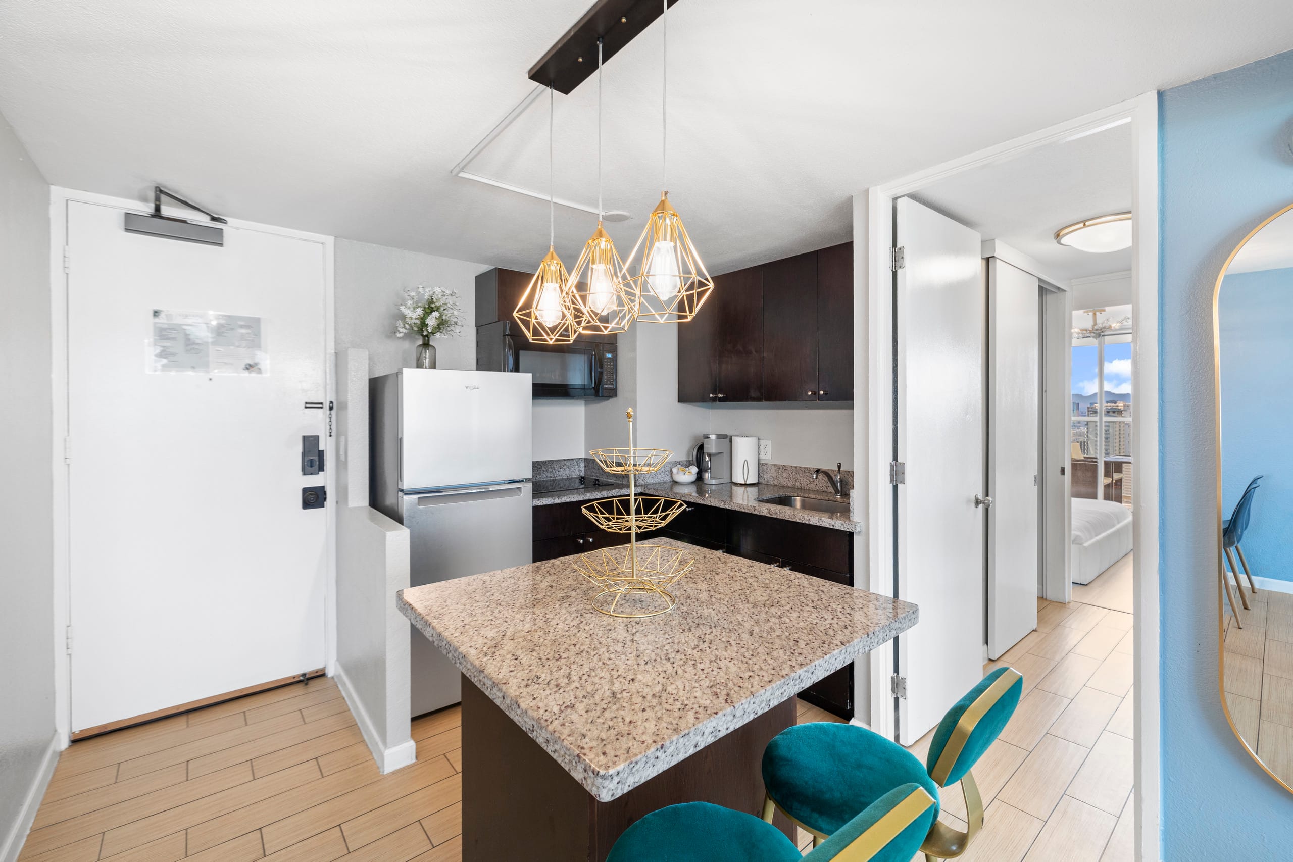 Condo in Honolulu · ★4.87 · 1 bedroom · 4 beds · 1 bath - Image 10