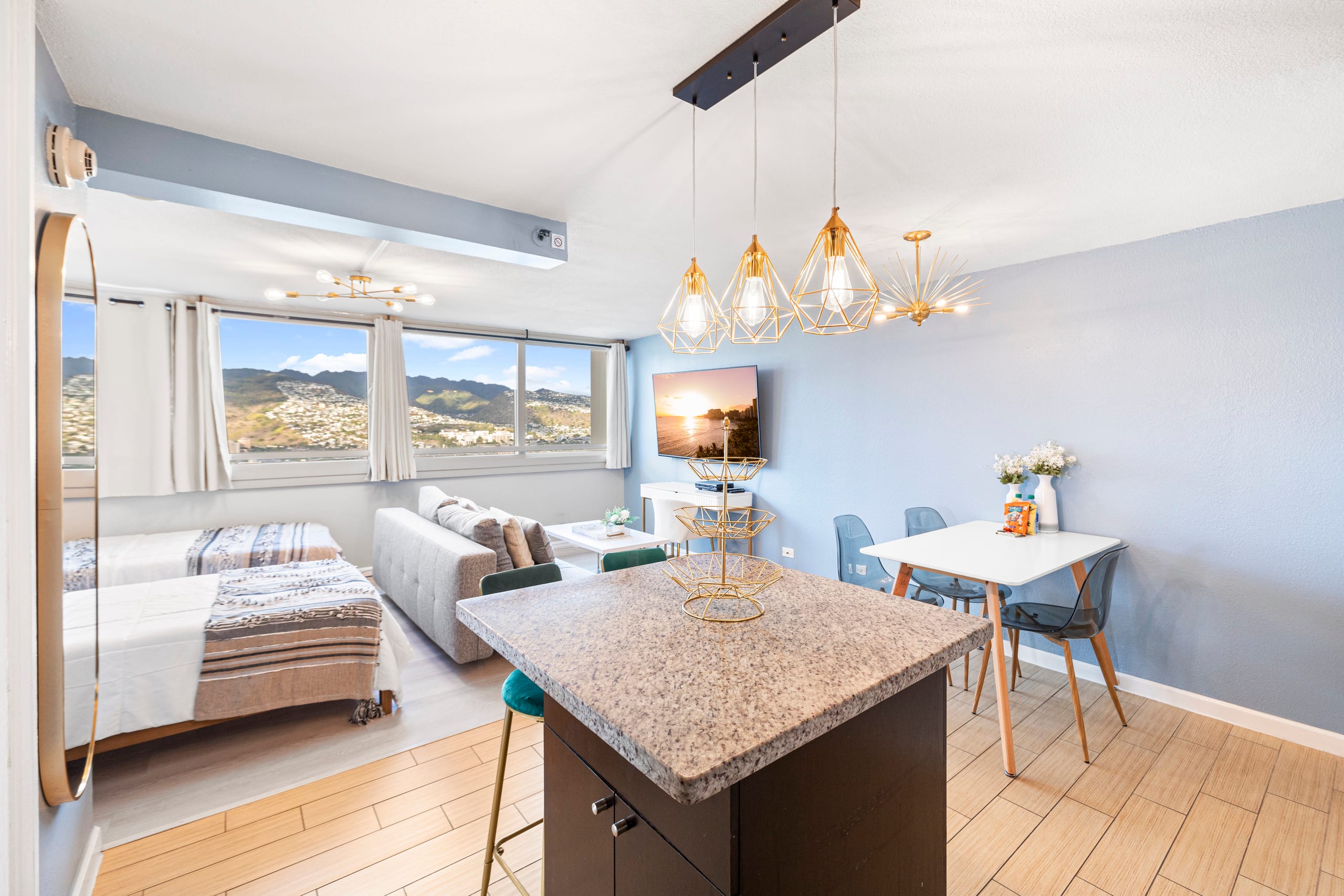 Condo in Honolulu · ★4.87 · 1 bedroom · 4 beds · 1 bath - Image 9