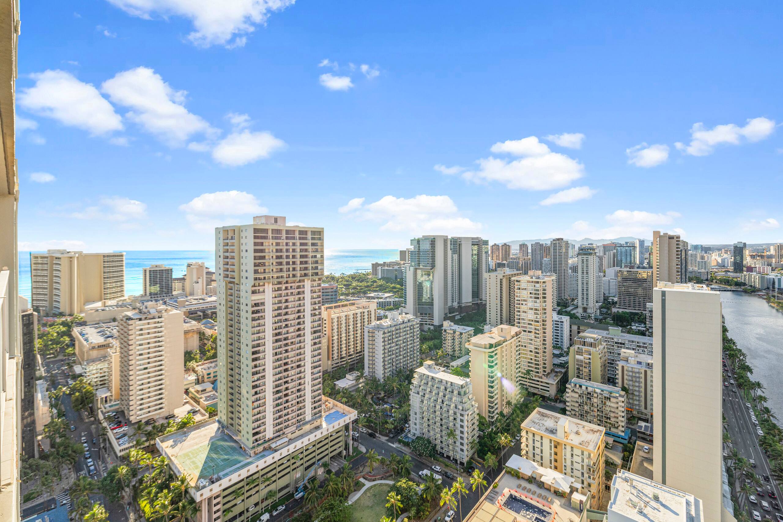 Condo in Honolulu · ★4.87 · 1 bedroom · 4 beds · 1 bath - Image 33