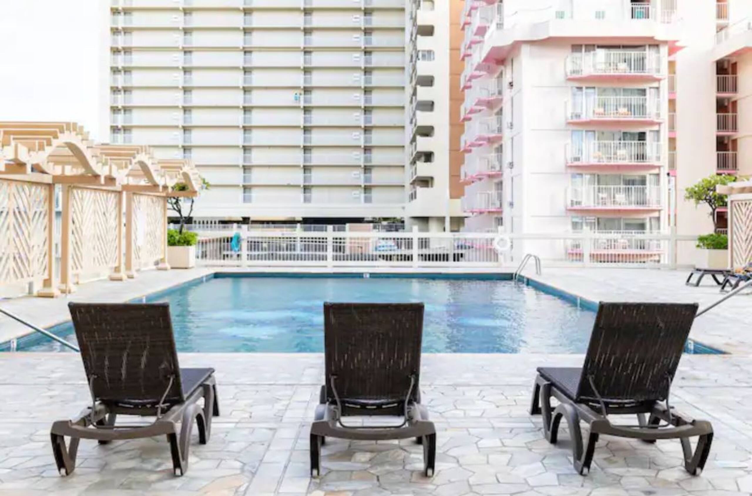 Condo in Honolulu · ★4.87 · 1 bedroom · 4 beds · 1 bath - Image 53
