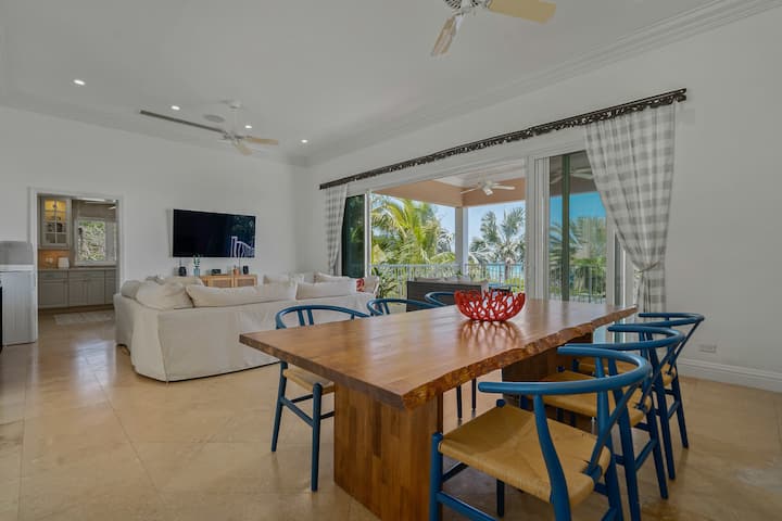 Private Family Villa - The Bahamas