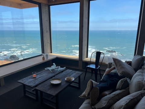 Top performing Airbnb: Sea Front House amazing views private sea descent in Vichuquén