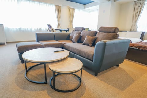 [Shinjuku top floor 2 floors private 3LDK up to 20 people] 2 minutes on foot from Yotsuya Station/E007