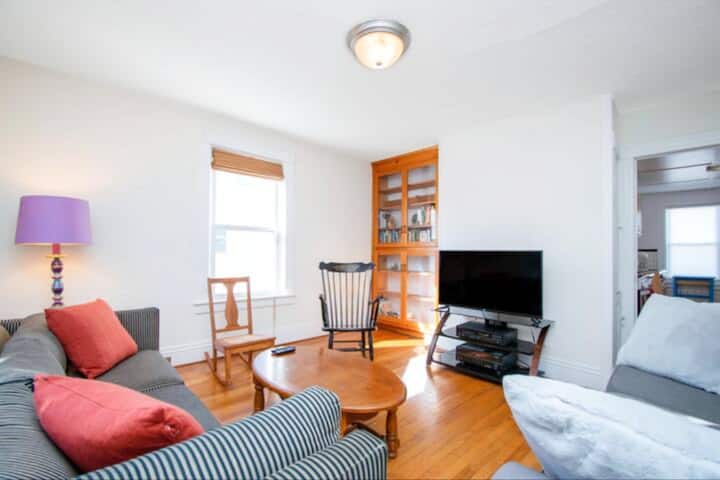 Light-bathed Luxury 6br Victorian, Right Downtown - Northampton, MA