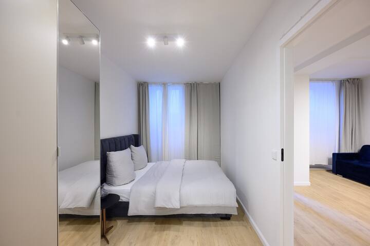 Up to 8 Guests! FamilyFriendly Apt by Monbijoupark gallery image 4