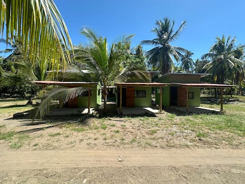 Tiny Houses with private beach (Las Olas Hostel)