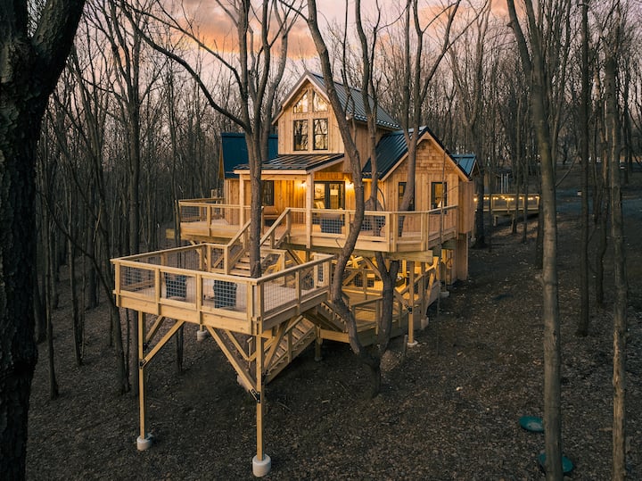 Treehouse in Deep Creek Lake Treehouses for Rent in McHenry, Maryland