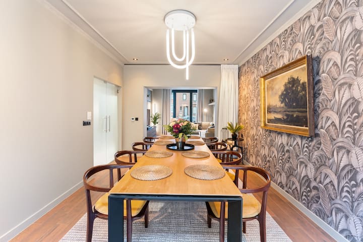 Elegant & Spacious House close to Center
