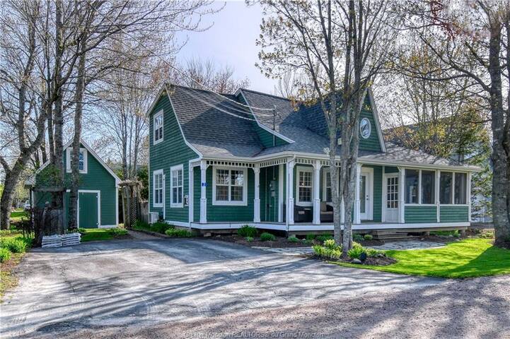 East Coastal – Beach Home