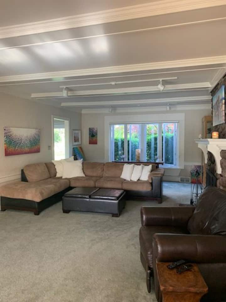 Lakefront 5 Br Jewel With Private Dock And Deck - Rockland County, NY