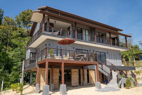 The Hill Residence B3
