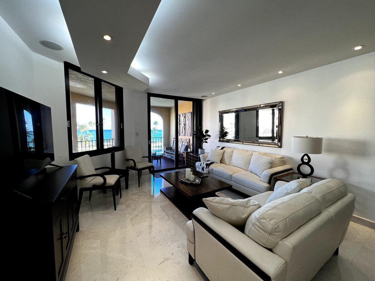 Popular Airbnb listing: Palmas Del Mar Oceanfront Condo in Palmas Del Mar
