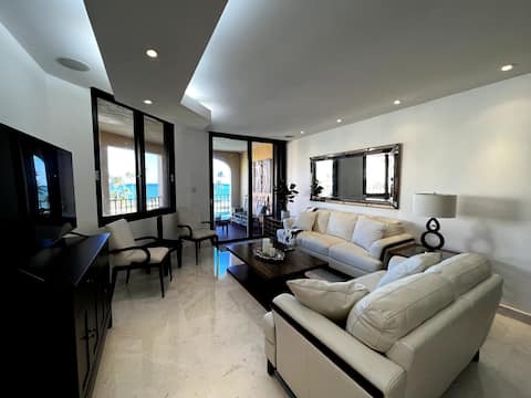 Popular Airbnb listing: Palmas Del Mar Oceanfront Condo in Palmas Del Mar
