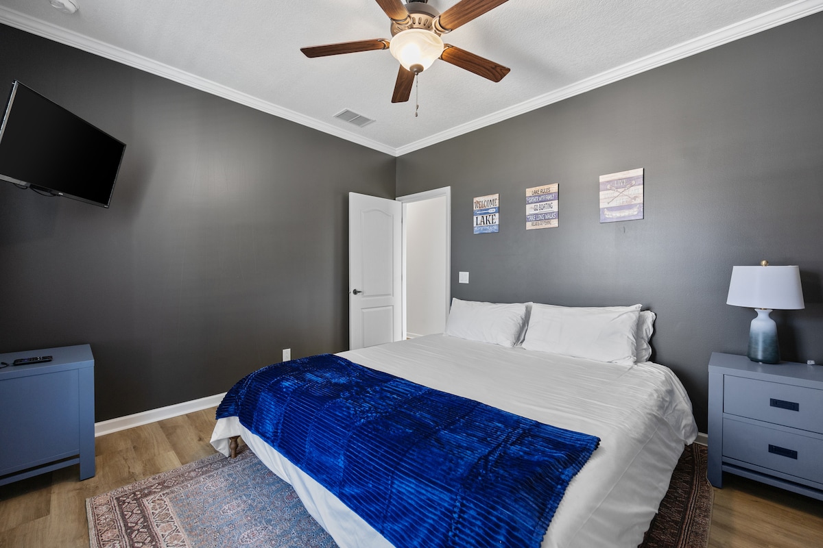 Dormitorio 3 con cama tamaño king.