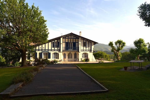 Exceptional villa in Urrugne