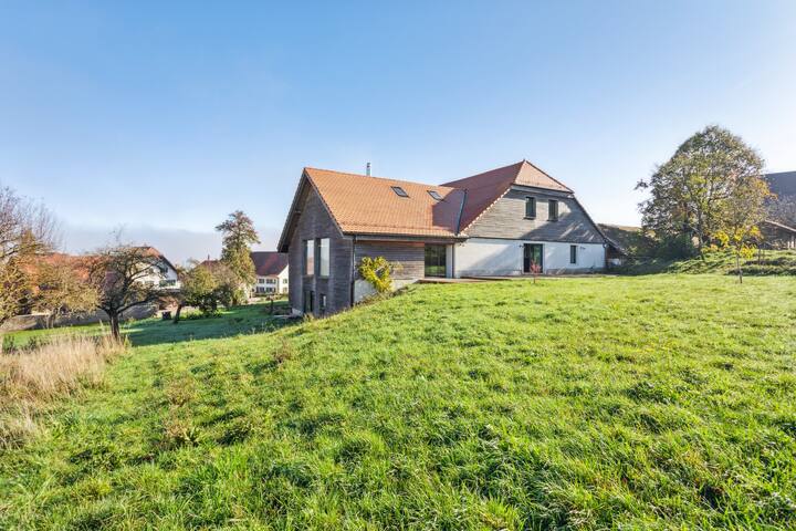 Refurbished Swiss Farmhouse in Démoret gallery image 2