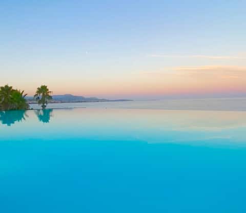 Feet in the water, F3 on the ground floor.