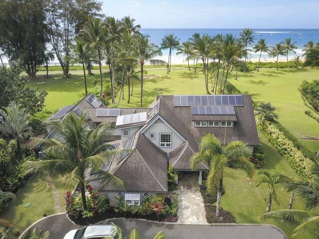 Oceanfront Dolphin House Hanalei gallery image 2