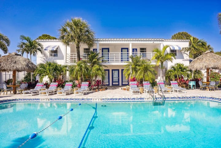 Salt Water Suites In North Redington Beach - North Redington Beach, FL
