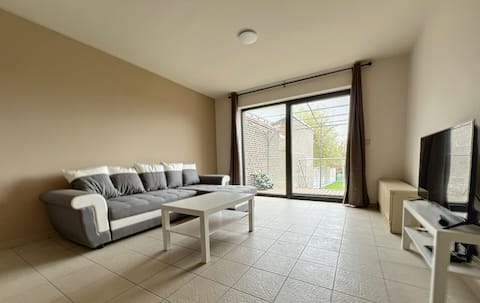Top performing Airbnb: Station 64 B 1 Charleroi-Airport in Charleroi