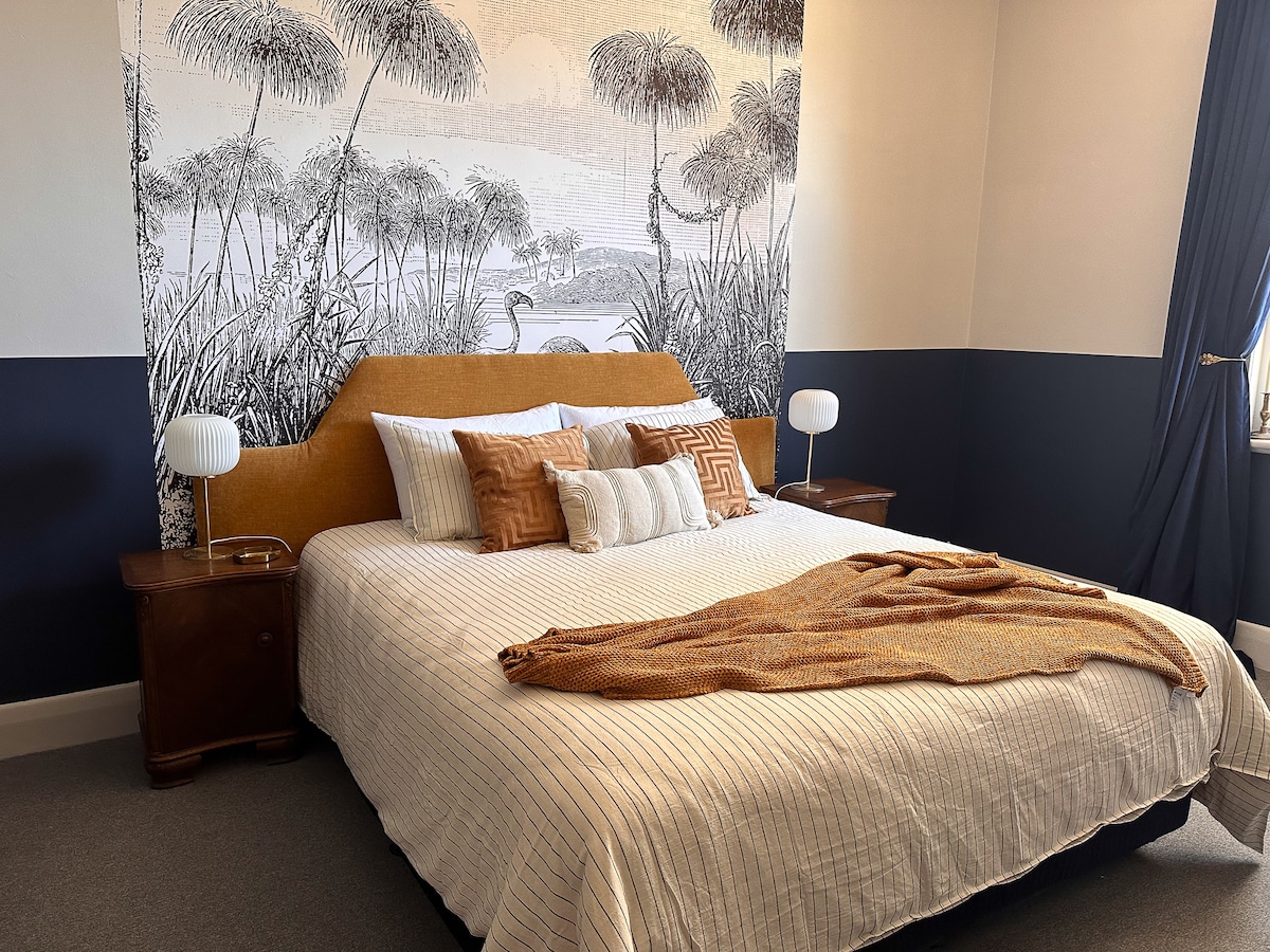 Bedroom 2 set with King Bed