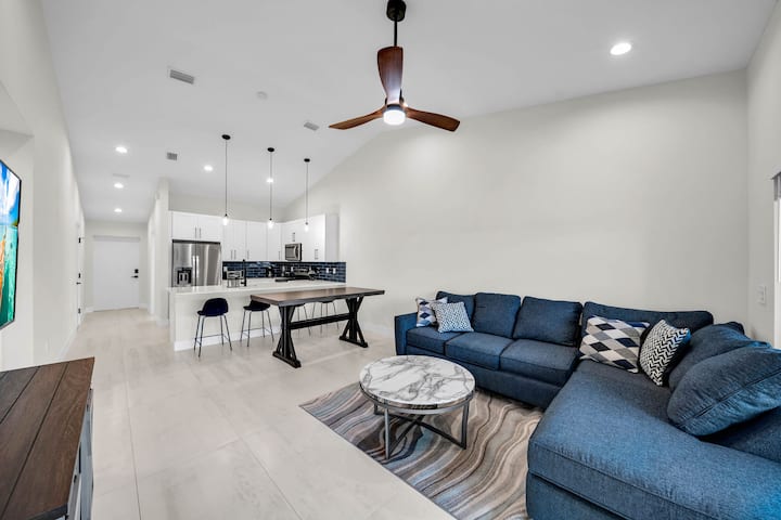Clean N Spacious Cape Coral Home - ケープコーラル, FL
