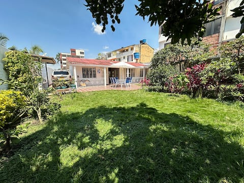 Big Private Home+WiFi+Kitchen+Parking @Fusagasuga