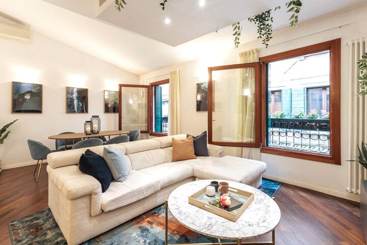 La Casa Più Centrale A Venezia, Con Corte Privata gallery image 3