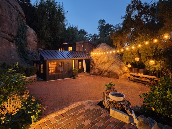 The Canyon Rock House - Houses for Rent in Topanga, California