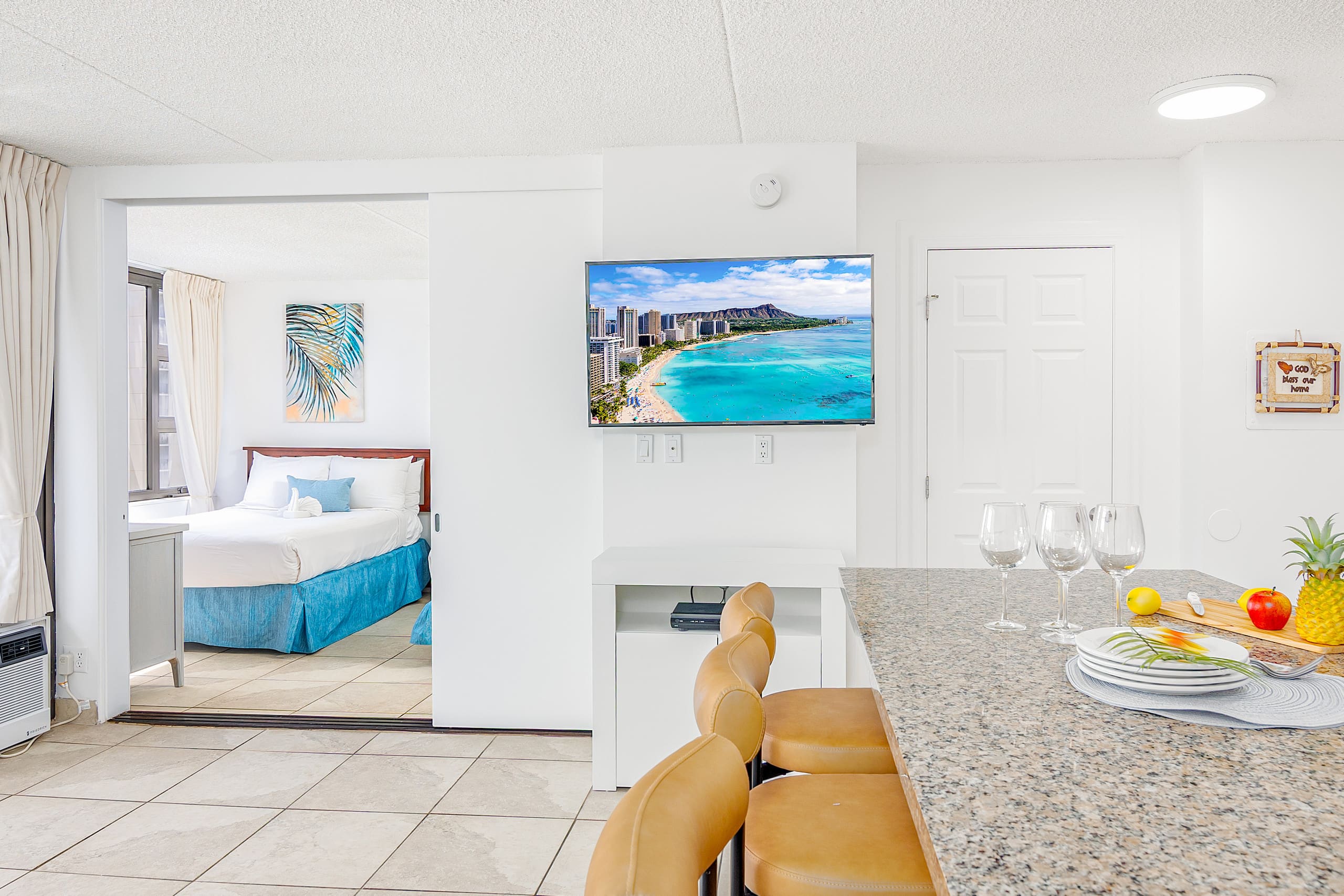 Condo in Honolulu · ★4.9 · 1 bedroom · 3 beds · 1 private bath - Image 27