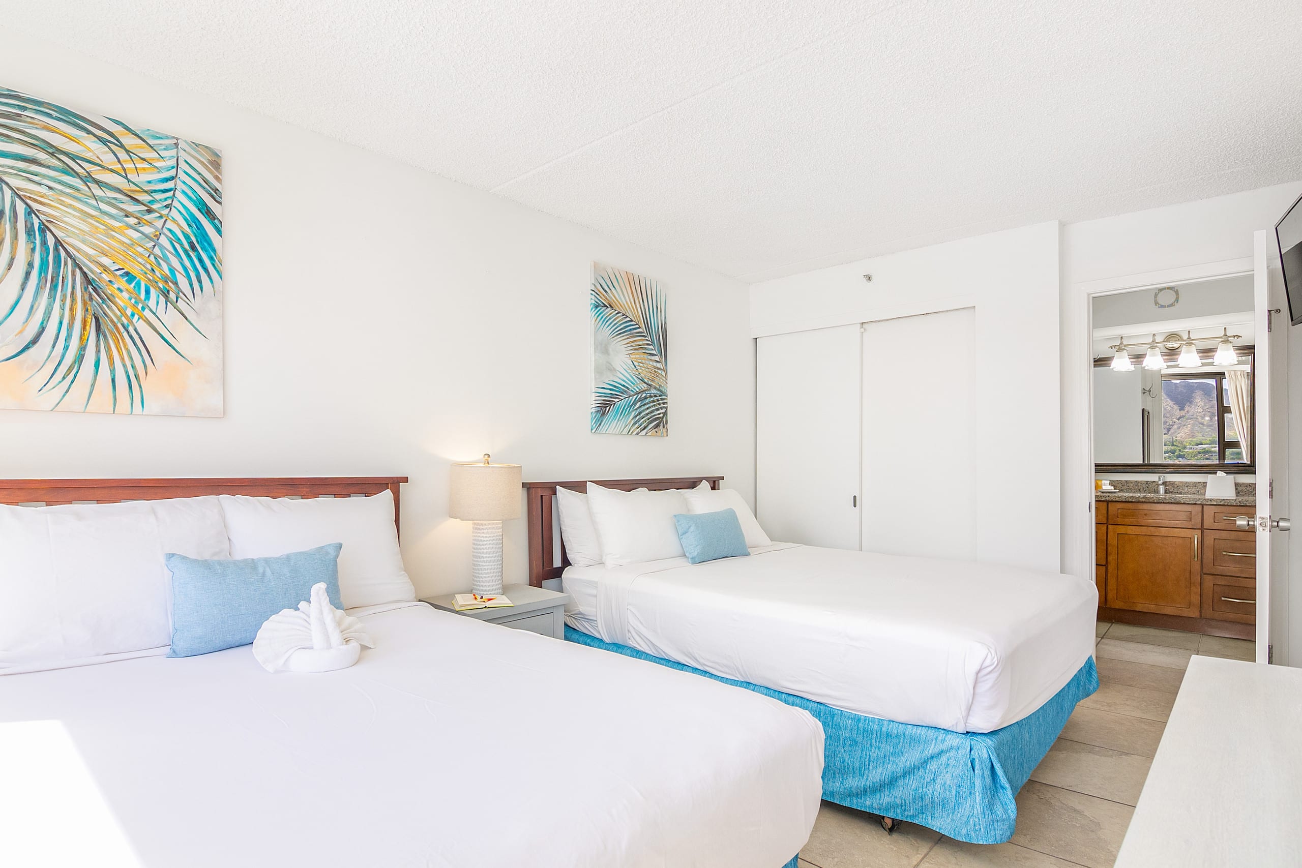 Condo in Honolulu · ★4.9 · 1 bedroom · 3 beds · 1 private bath - Image 29