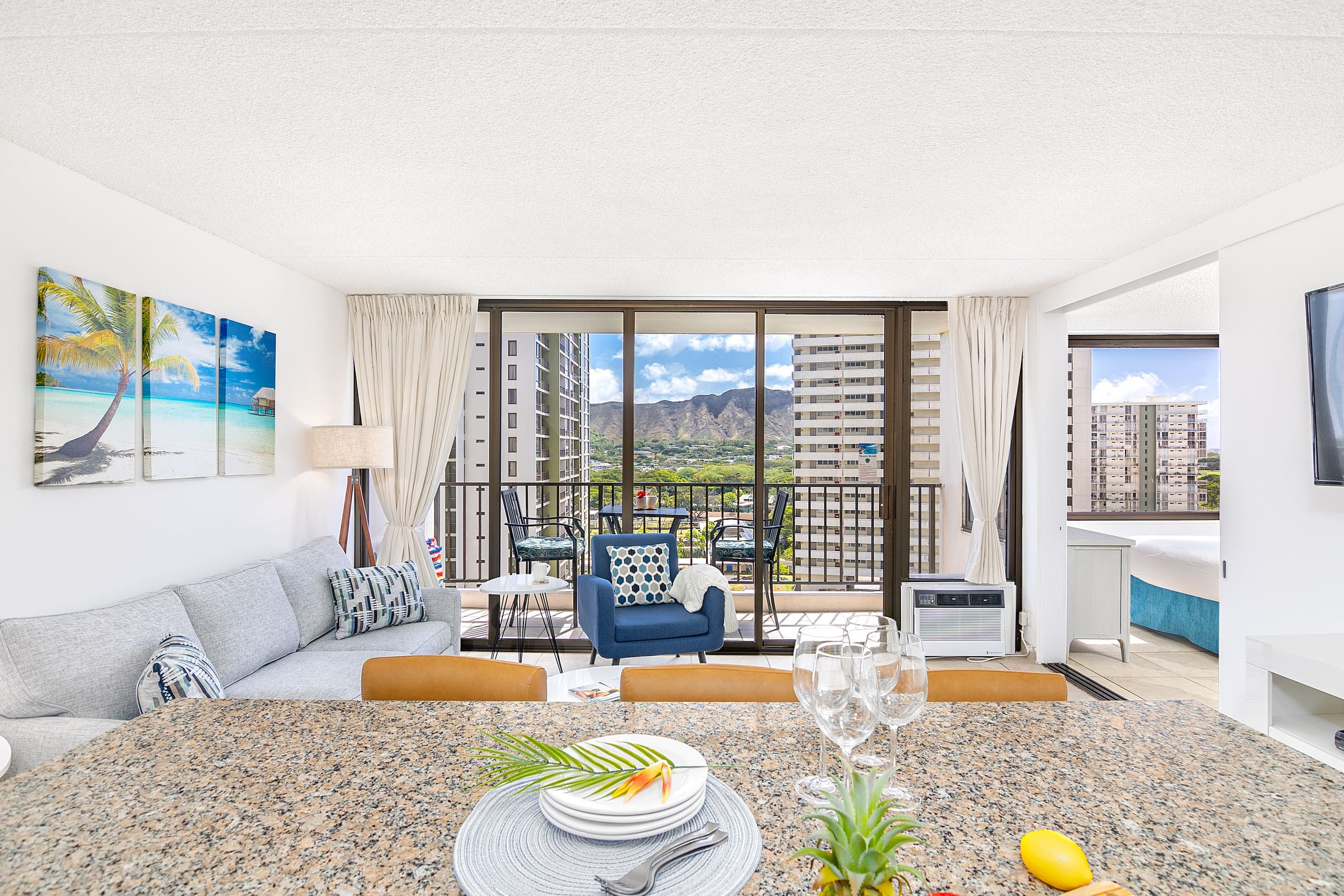 Condo in Honolulu · ★4.9 · 1 bedroom · 3 beds · 1 private bath - Image 23