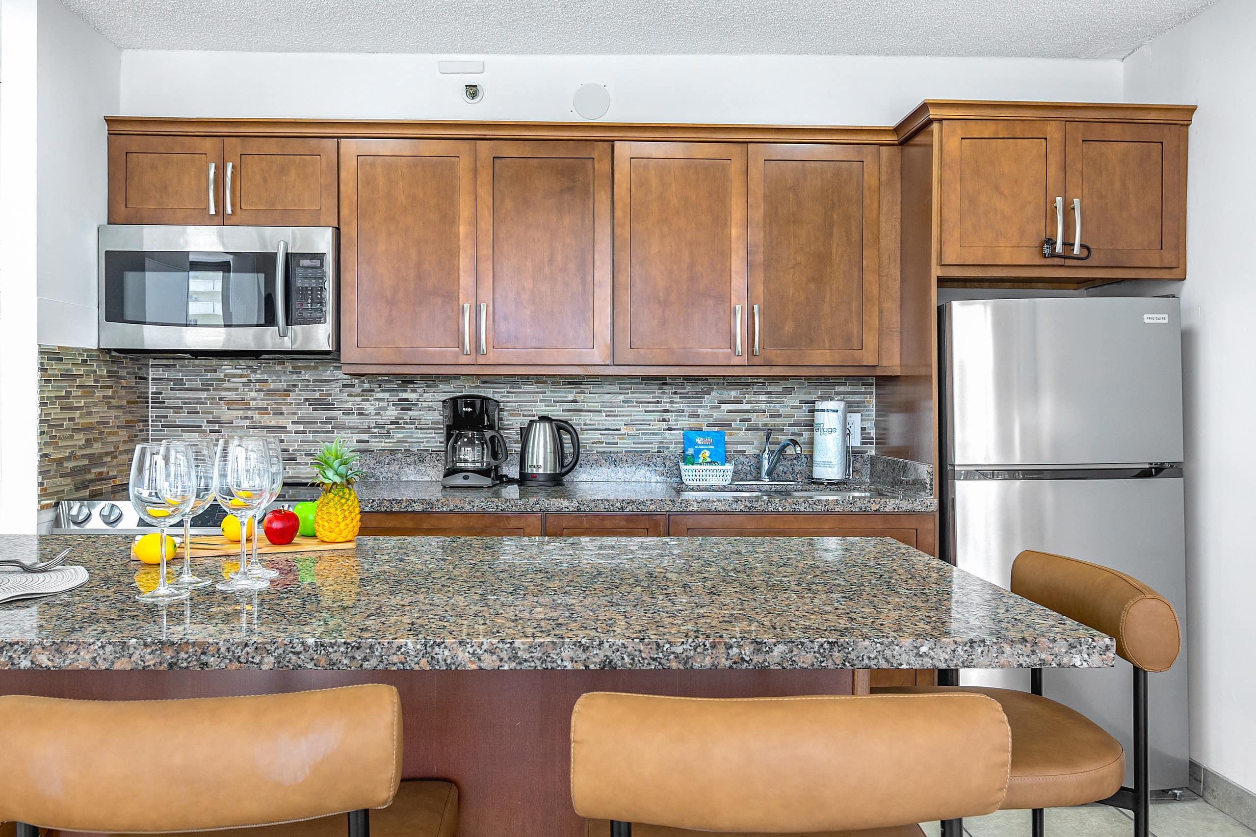 Condo in Honolulu · ★4.9 · 1 bedroom · 3 beds · 1 private bath - Image 21