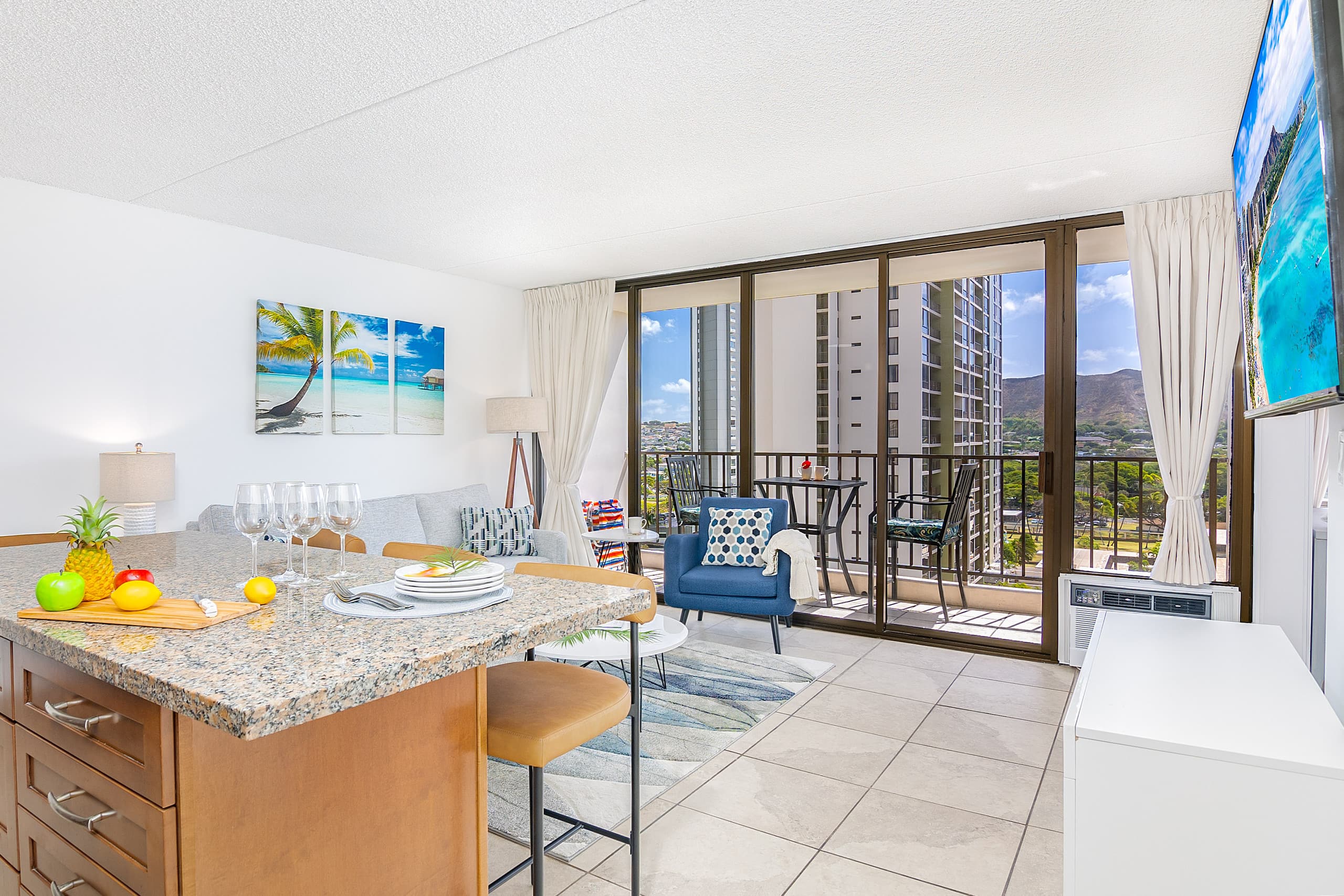 Condo in Honolulu · ★4.9 · 1 bedroom · 3 beds · 1 private bath - Image 26
