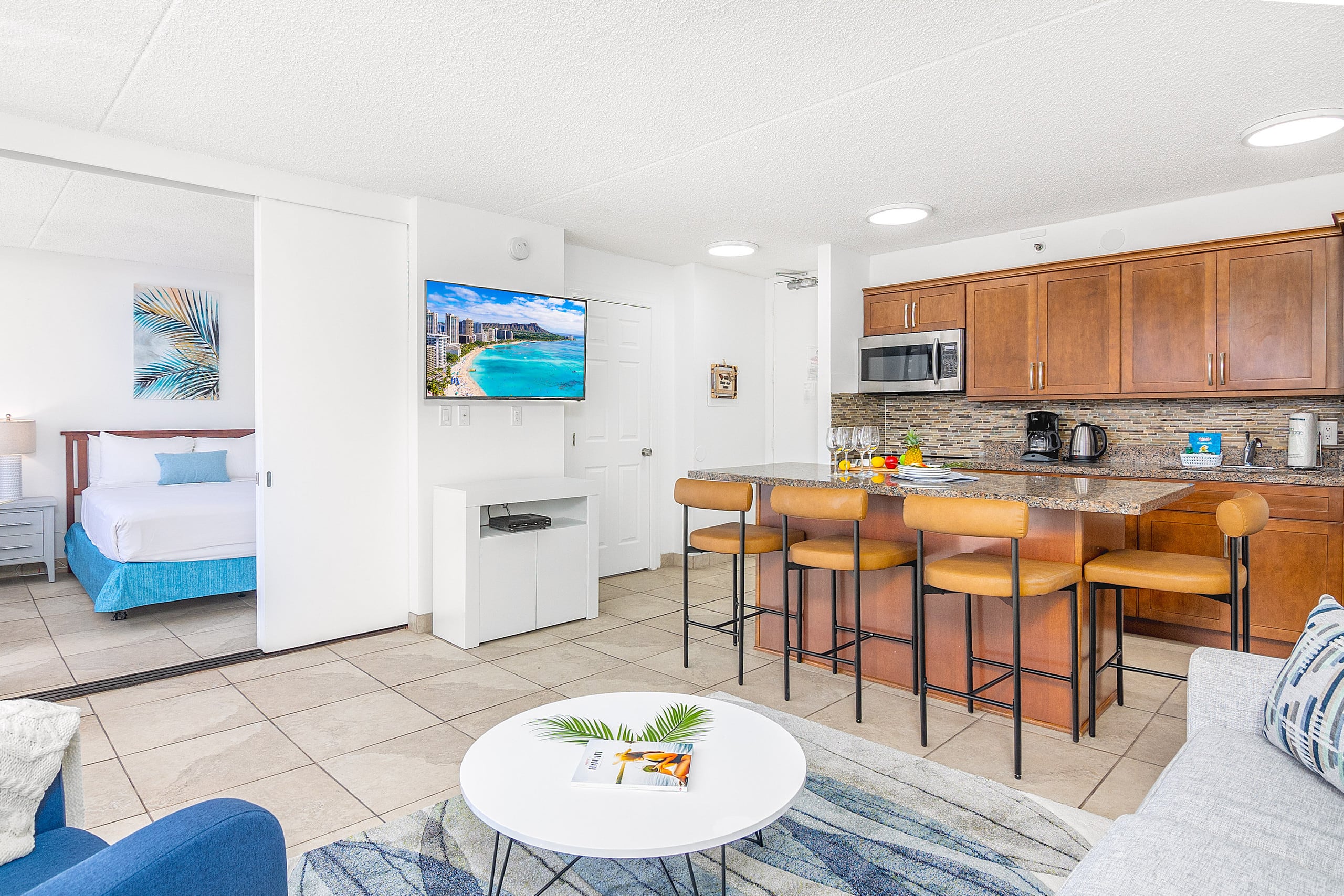 Condo in Honolulu · ★4.9 · 1 bedroom · 3 beds · 1 private bath - Image 14