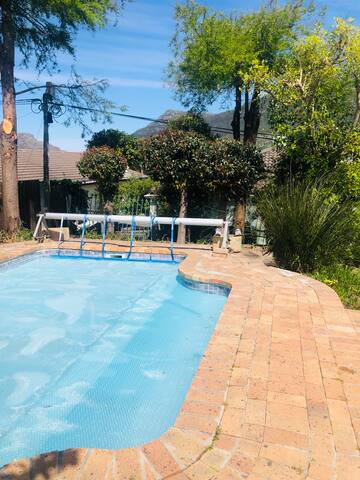 Charming home flanked by mountains, Hout Bay gallery image 4