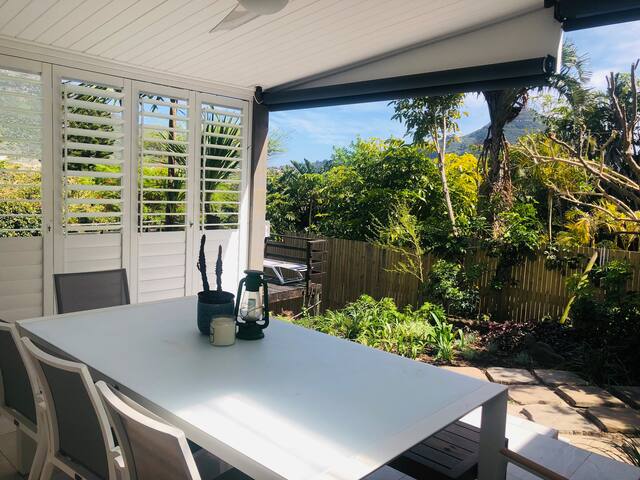 Charming home flanked by mountains, Hout Bay gallery image 5