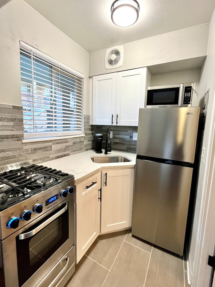 Updated Golden Apartment - Great Location! - Colorado Railroad Museum