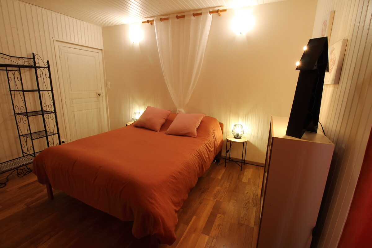 Spavaća soba br. 1 (bračni krevet)